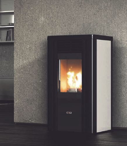 Geventileerde pelletkachel Anselmo Cola PUPILLA 11,01 kW in staal-majolica Geïntegreerde wifi met PDA inbegrepen - verkrijgbaar in verschillende kleuren