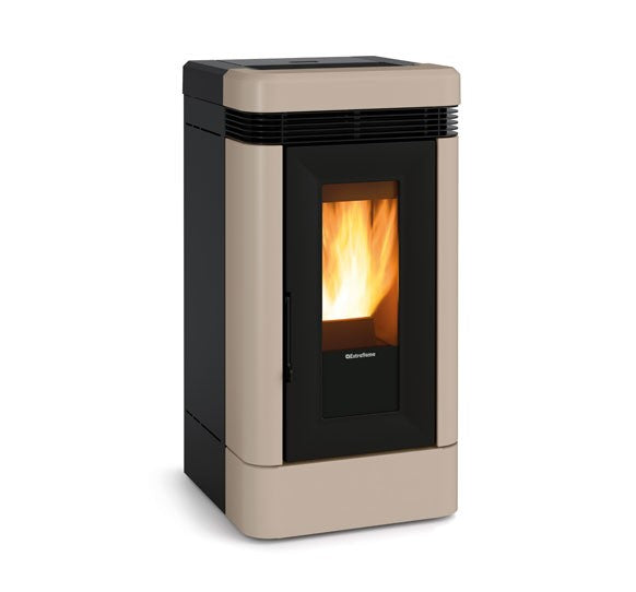 Geventileerde pelletkachel La Nordica Lucia 12,1 kW waar grijs