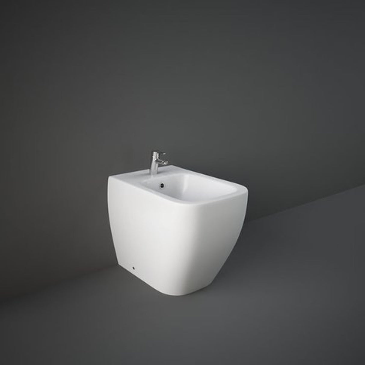 Rak Metropolitan Vlakke wand staand bidet in keramiek 53 x 34 cm
