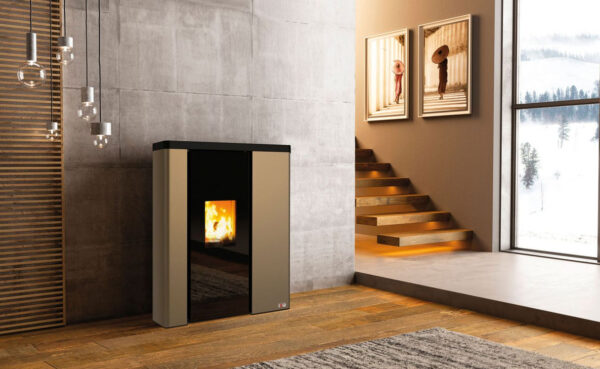 immagine-1-anselmo-cola-stufa-a-pellet-ventilata-anselmo-cola-blues-ermetica-8-kw-in-acciaio-e-maiolica-wi-fi-integrato-disponibile-in-vari-colori-ean-99810962-jpg