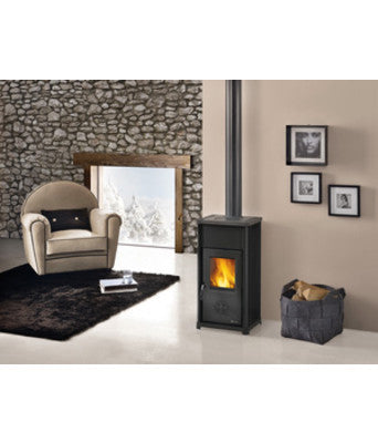immagine-1-la-nordica-stufa-a-legna-in-acciaio-e-ghisa-la-nordica-extraflame-mod-tea-66-kw-nero-antracite-cod-93155-ean-8022724415115-jpg